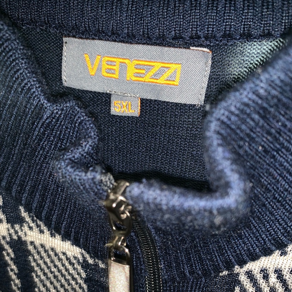 Sweater - Picture 4 of 6